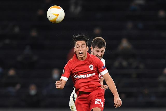 半场战报：玉昆0-2不敌海港，魏震与岳鑫先后进球